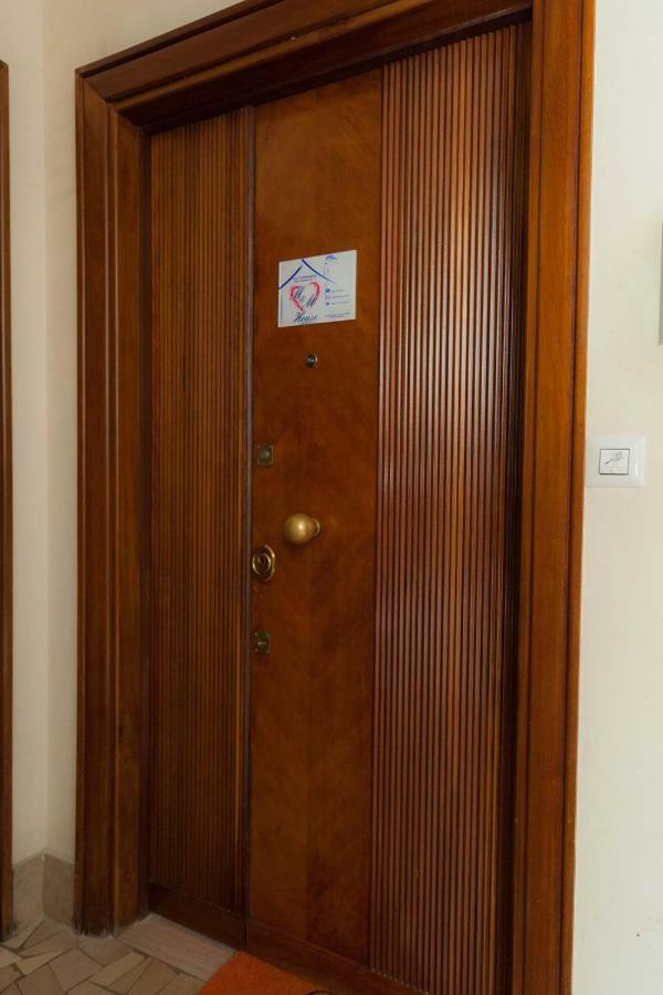 M&M House Apartment โรม ภายนอก รูปภาพ